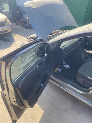 Foto de GOMAS CONTORNO PUERTA VOLKSWAGEN GOLF VII (5G1/BE1) 1.4 16V TSI (122 CV / 90 KW)