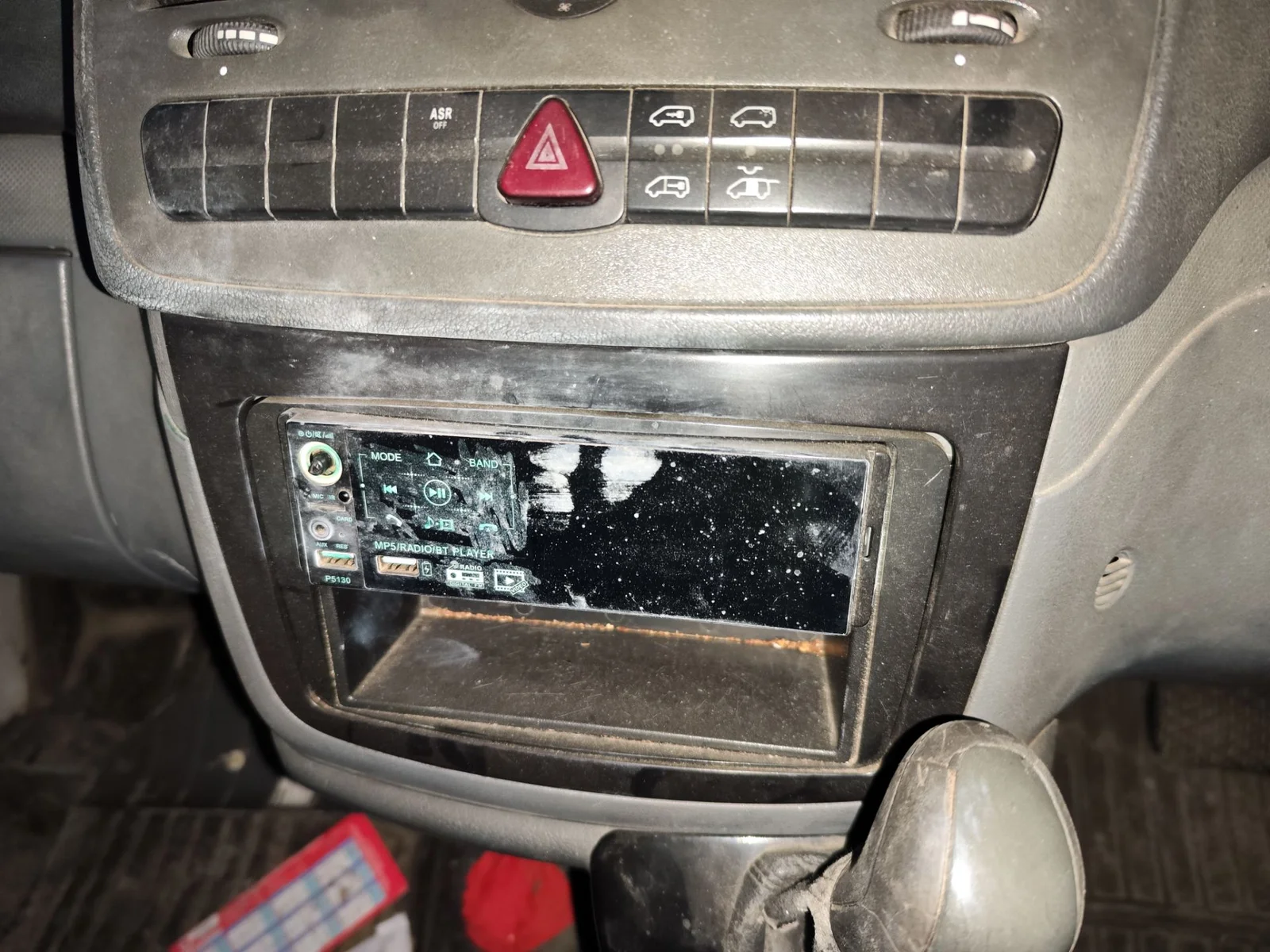 Foto de SISTEMA AUDIO / RADIO CD MERCEDES-BENZ VITO FURGÓN (639) 2.1 CDI CAT (109 CV / 80 KW)