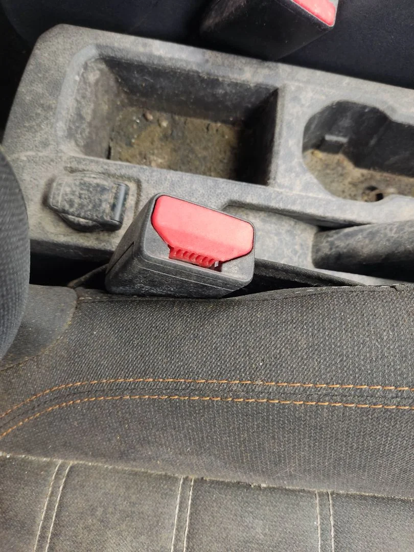 Foto de ENGANCHE CINTURON DELANTERO DERECHO DACIA SANDERO III 1.0 TCE CAT (91 CV / 67 KW) referencia 878170648R