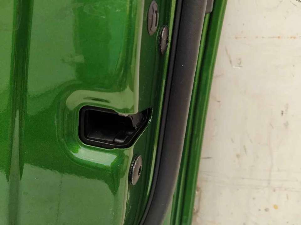 Foto de CERRADURA PUERTA DELANTERA DERECHA PORSCHE MACAN (95BA)