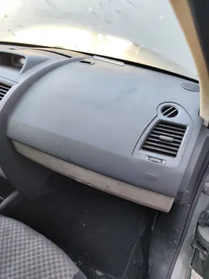 Foto de AIRBAG DELANTERO DERECHO RENAULT MEGANE II GRANDTOUR 1.4 16V (98 CV / 72 KW) referencia 8200292043