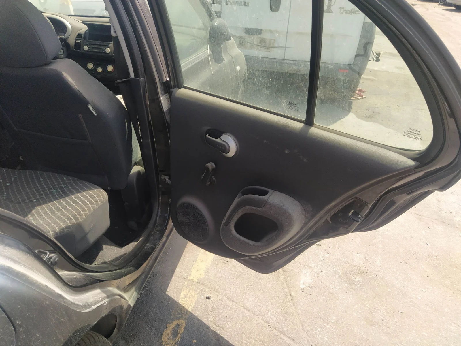 Foto de GUARNECIDO PUERTA TRASERA DERECHA NISSAN MICRA (K12E) 1.2 CAT (65 CV / 48 KW)