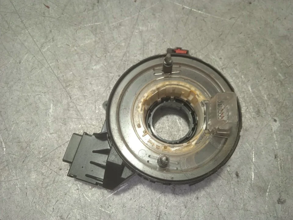 Foto de ANILLO AIRBAG VOLKSWAGEN GOLF VI (5K1)(10.2008) 2.0 TDI DPF (170 CV / 125 KW) referencia 1K0959653C