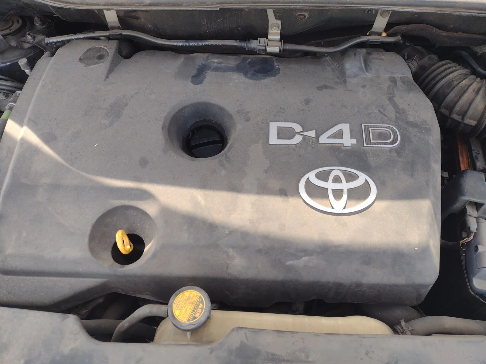 Foto de TAPA MOTOR TOYOTA COROLLA VERSO (R1) 2.2 Turbodiesel CAT (136 CV / 100 KW)