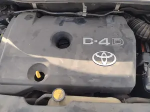 Foto de TAPA MOTOR TOYOTA COROLLA VERSO (R1) 2.2 Turbodiesel CAT (136 CV / 100 KW)
