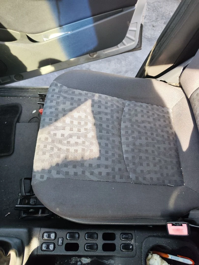 Foto de ASIENTO DELANTERO DERECHO MERCEDES-BENZ VANEO (BM 414) COMPACT VAN 1.7 CDI Diesel CAT (75 CV / 55 KW)