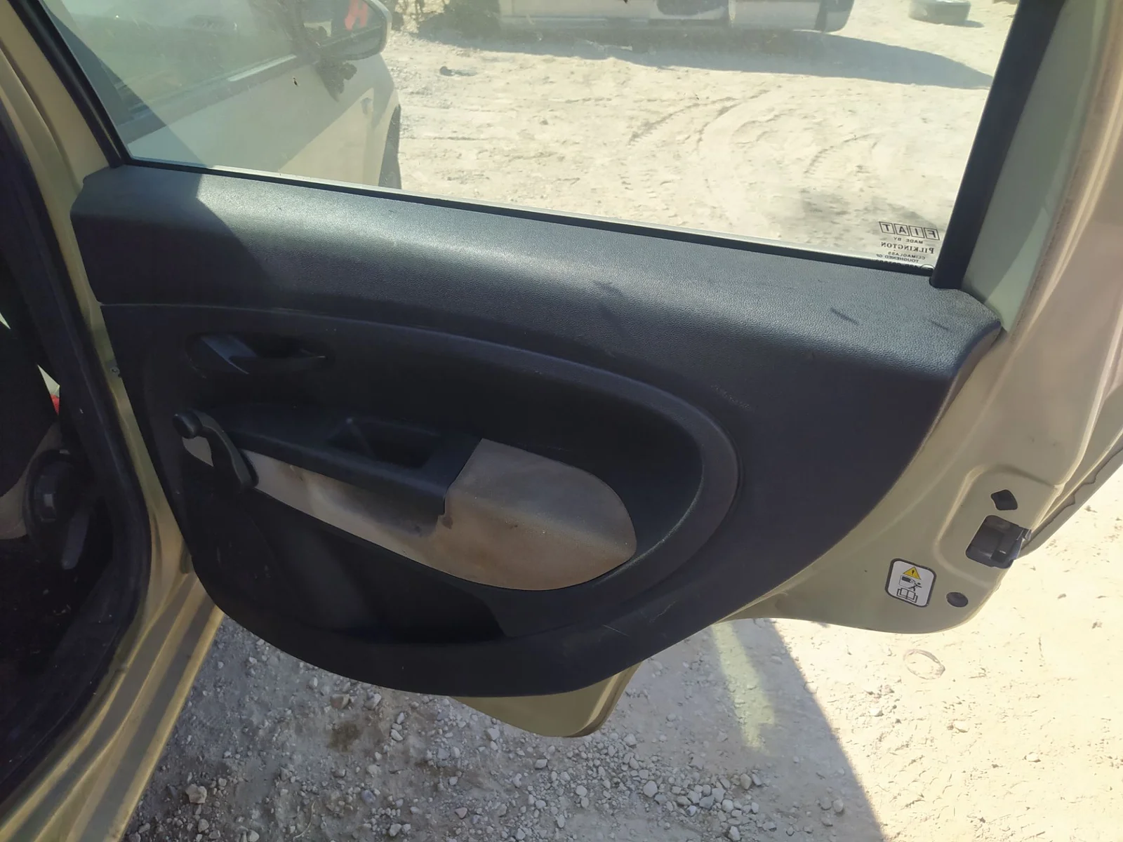 Foto de GUARNECIDO PUERTA TRASERA DERECHA FIAT GRANDE PUNTO (199) 1.3 16V JTD CAT (75 CV / 55 KW) referencia 0735415192