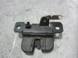 Foto de CERRADURA MALETERO / PORTON VOLKSWAGEN PASSAT BERLINA (3B3) 1.9 TDI (131 CV / 96 KW) referencia 3B9827505 foto 2