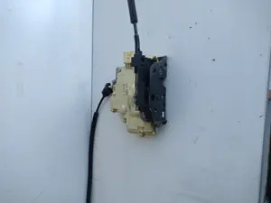 Foto de CERRADURA PUERTA TRASERA IZQUIERDA VOLKSWAGEN PASSAT BERLINA (3C2) 2.0 TDI (140 CV / 103 KW) referencia 3C4839015B
