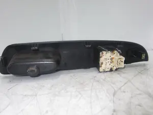 Foto de MANDO ELEVALUNAS DELANTERO IZQUIERDO CHEVROLET MATIZ 0.8 CAT (52 CV / 38 KW) referencia 96563826 foto 2
