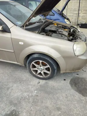 Foto de ALETA DELANTERA DERECHA CHEVROLET LACETTI 1.6 CAT (109 CV / 80 KW) referencia 96474982