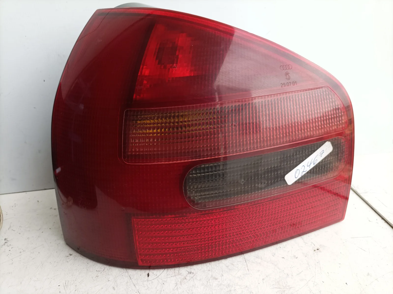 Foto de PILOTO TRASERO IZQUIERDO AUDI A3 (8L) 1.9 TDI (90 CV / 66 KW) referencia 8L0945257