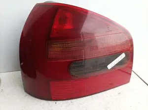 Foto de PILOTO TRASERO IZQUIERDO AUDI A3 (8L) 1.9 TDI (90 CV / 66 KW) referencia 8L0945257