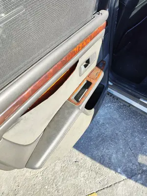 Foto de GUARNECIDO PUERTA TRASERA IZQUIERDA AUDI A8 (D2) 4.2 V8 40V (310 CV / 228 KW) foto 2
