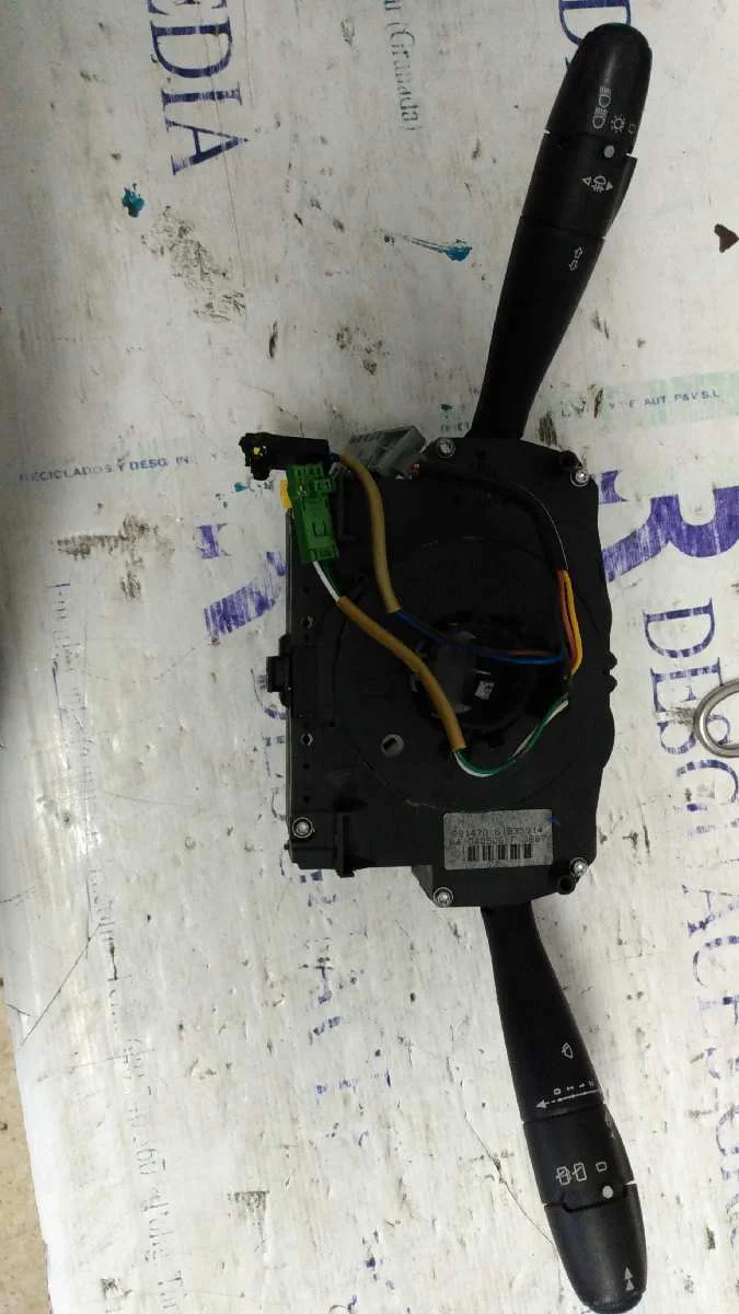 Foto de MANDO MULTIFUNCION PEUGEOT 207 referencia 96630732XT