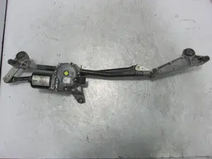 Foto de MOTOR LIMPIA DELANTERO MERCEDES-BENZ CLASE GLA (BM 156) 2.1 CDI CAT (136 CV / 100 KW) referencia A1769061800 foto 5