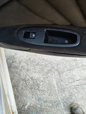 Foto de MANDO ELEVALUNAS TRASERO DERECHO ALFA ROMEO 159 (140) 1.9 JTD (M) 16V CAT (150 CV / 110 KW) referencia 156055038