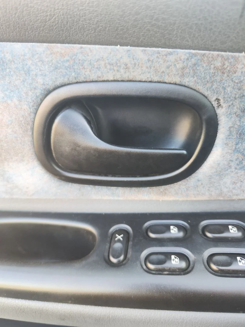 Foto de MANETA INTERIOR DELANTERA IZQUIERDA RENAULT LAGUNA (B56) 2.0 (113 CV / 83 KW)