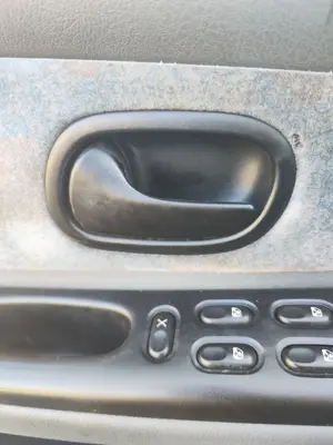 Foto de MANETA INTERIOR DELANTERA IZQUIERDA RENAULT LAGUNA (B56) 2.0  (113 CV / 83 KW)