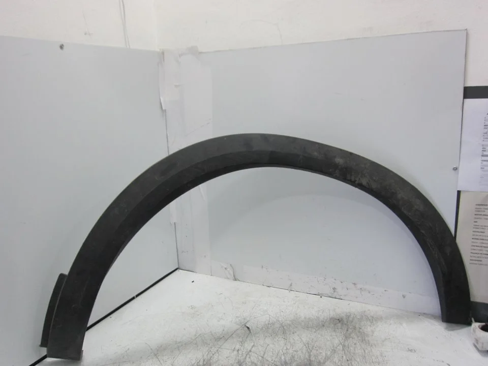 Foto de MOLDURAS TRASERAS CITROEN C5 AIRCROSS 1.2 12V e-THP / PureTech (131 CV / 96 KW) referencia 9816833677