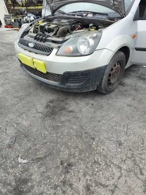 Foto de PARAGOLPES DELANTERO FORD FIESTA (CBK) 1.4 TDCi CAT (68 CV / 50 KW) referencia 1385168 foto 3