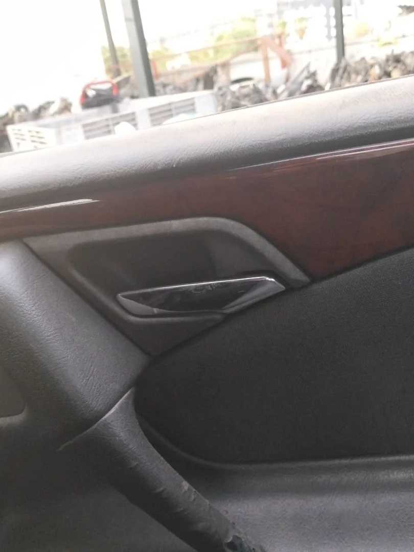 Foto de MANETA INTERIOR TRASERA DERECHA MERCEDES-BENZ CLASE E (BM 210) BERLINA 3.0 Diesel CAT (136 CV / 100 KW) referencia A2107660264 FKZ