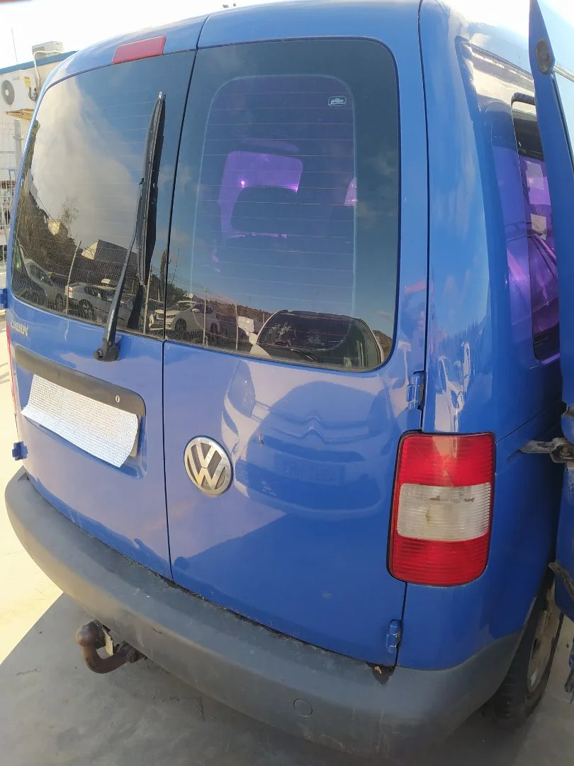 Foto de PORTON TRASERO DERECHO VOLKSWAGEN CADDY (2K)(02.2004) 1.9 TDI (BSU) (75 CV / 55 KW)