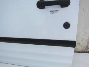 Foto de PUERTA DELANTERA IZQUIERDA FORD TOURNEO CONNECT (TC7) 1.8 TDCi CAT (75 CV / 55 KW) foto 8