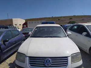 Foto de CAPO VOLKSWAGEN PASSAT BERLINA (3B3) 1.9 TDI (131 CV / 96 KW) referencia 3B0823031K foto 3
