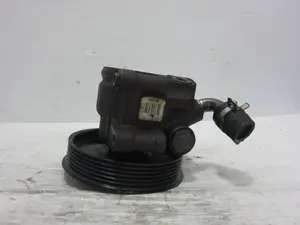 Foto de BOMBA DIRECCION FORD KA (CCQ) 1.3 CAT (69 CV / 51 KW) referencia 3A733