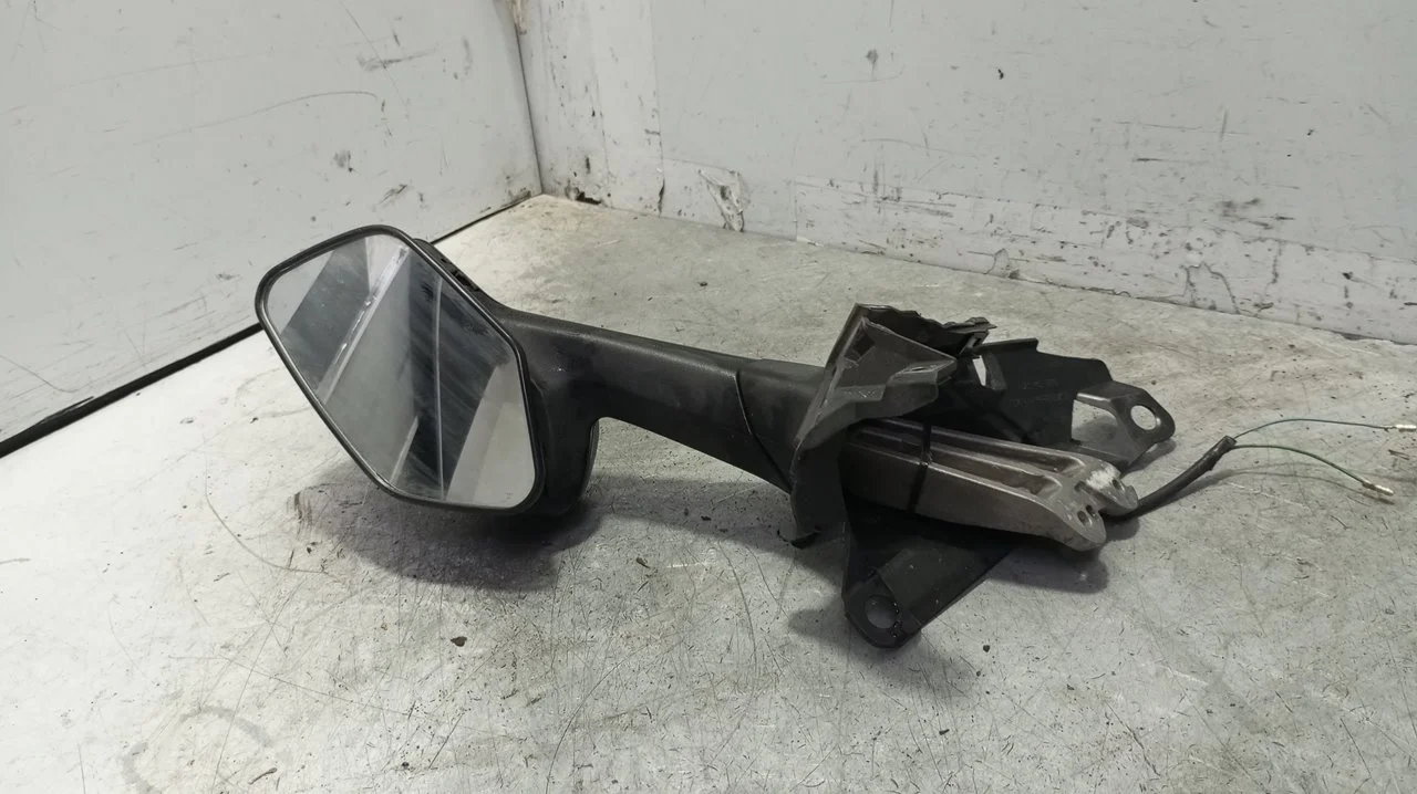 Foto de RETROVISOR DERECHO HONDA FORZA NSS 125 125 cm3 - 11 kW (15 CV / 11 KW) referencia 88110-K1B-D01