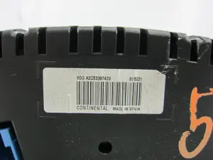 Foto de CUADRO INSTRUMENTOS SEAT LEON (1P1) 1.6 TDI (105 CV / 77 KW) referencia A2C53279951 foto 2