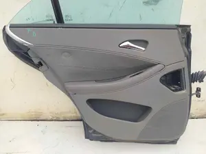 Foto de GUARNECIDO PUERTA TRASERA IZQUIERDA MERCEDES-BENZ CLS (BM 219) 5.0 V8 24V CAT (306 CV / 225 KW)