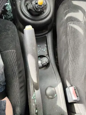 Foto de PALANCA FRENO CITROEN C4 BERLINA 1.6 16V HDi (90 CV / 66 KW)