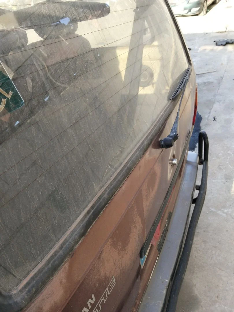 Foto de MOTOR LIMPIA TRASERO NISSAN VANETTE (C220) 2.0 Diesel (67 CV / 49 KW)