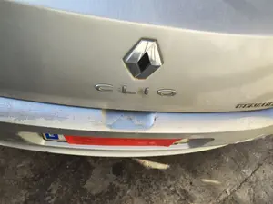 Foto de REFUERZO PARAGOLPES TRASERO RENAULT CLIO III 1.4 16V (98 CV / 72 KW)