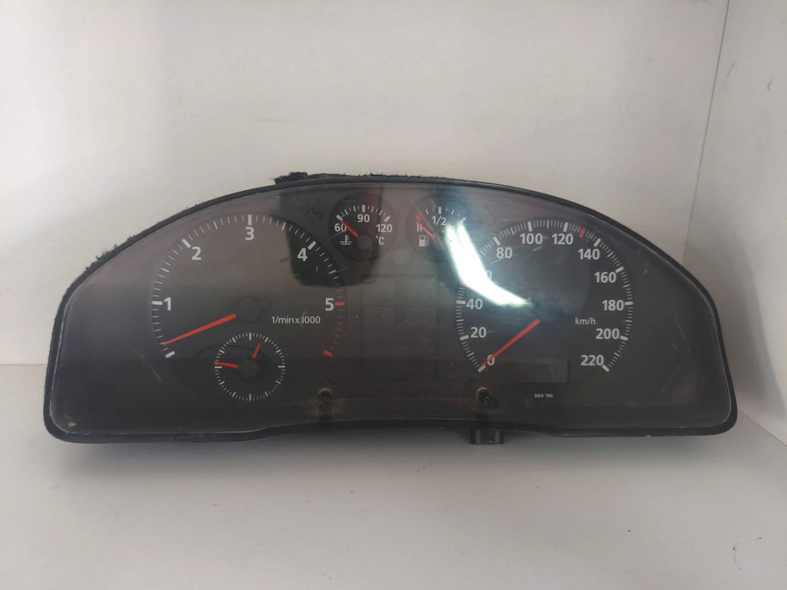 Foto de CUADRO INSTRUMENTOS AUDI A4 BERLINA (B5) referencia 8D0919880N