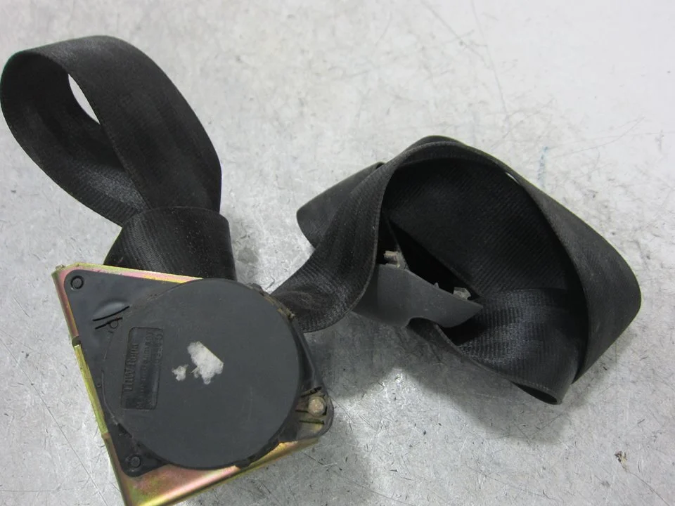 Foto de CINTURON SEGURIDAD TRASERO DERECHO SEAT LEON (1M1) 1.9 TDI (110 CV / 81 KW) referencia 16398D