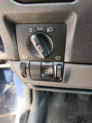 Foto de MANDO LUCES OPEL COMBO (CORSA C) 1.3 16V CDTI CAT (Z 13 DT / LN9) (69 CV / 51 KW) referencia 9185413
