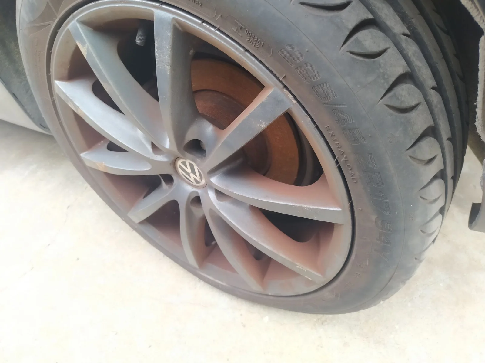 Foto de LLANTA VOLKSWAGEN GOLF PLUS V (5M1) 1.9 TDI (105 CV / 77 KW)