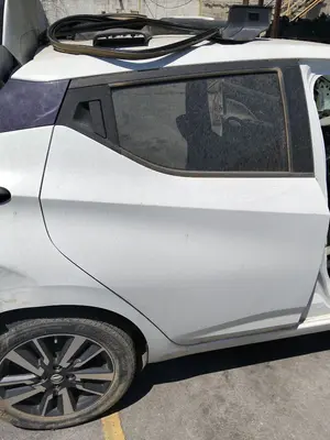 Foto de PUERTA TRASERA DERECHA NISSAN MICRA (K14) 1.0 12V CAT (71 CV / 52 KW) referencia 821005FA5J foto 2