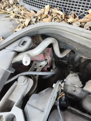 Foto de TUBOS AIRE ACONDICIONADO RENAULT MEGANE II BERLINA 3P 1.9 dCi Diesel (120 CV / 88 KW)