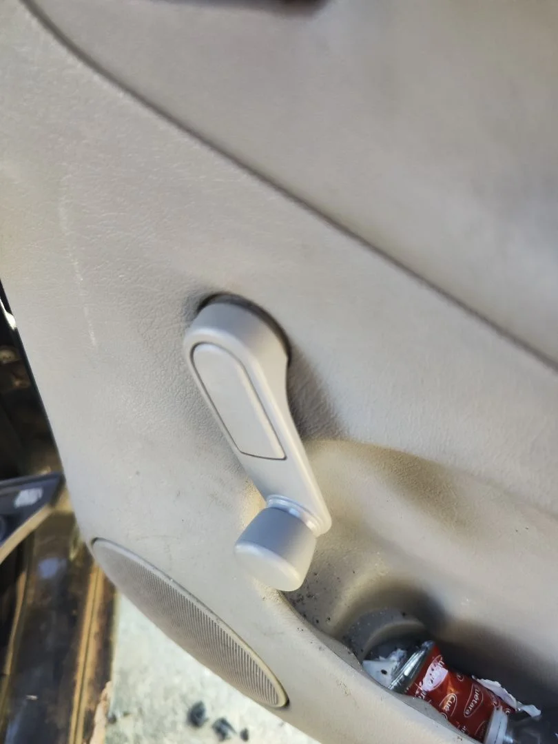 Foto de MANETA ELEVALUNAS TRASERA DERECHA CITROEN XSARA PICASSO 1.6 HDi CAT (9HY / DV6TED4) (109 CV / 80 KW)