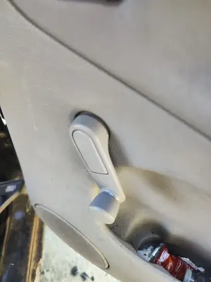 Foto de MANETA ELEVALUNAS TRASERA DERECHA CITROEN XSARA PICASSO 1.6 HDi CAT (9HY / DV6TED4) (109 CV / 80 KW)