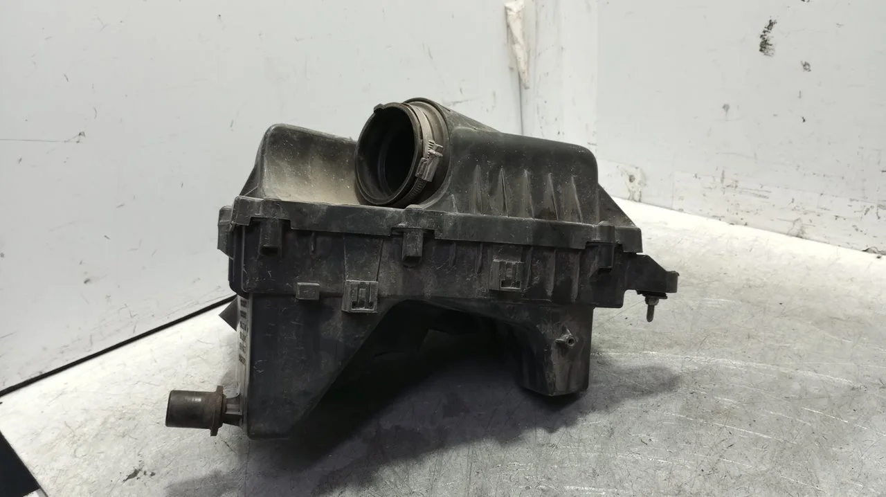 Foto de CAJA FILTRO AIRE SAAB 9-3 BERLINA 1.9 TiD CAT (150 CV / 110 KW) referencia 52499LS