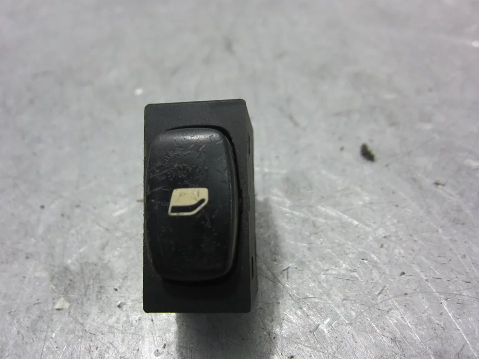 Foto de MANDO ELEVALUNAS TRASERO IZQUIERDO PEUGEOT 307 BREAK / SW (S1)(04.2002) 2.0 HDi FAP CAT (107 CV / 79 KW) referencia 96360166XT