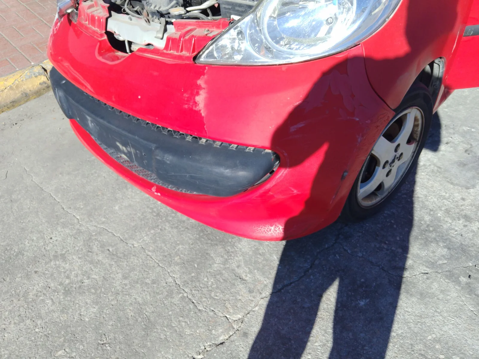 Foto de PARAGOLPES DELANTERO PEUGEOT 107 1.0 CAT (384F) (68 CV / 50 KW)