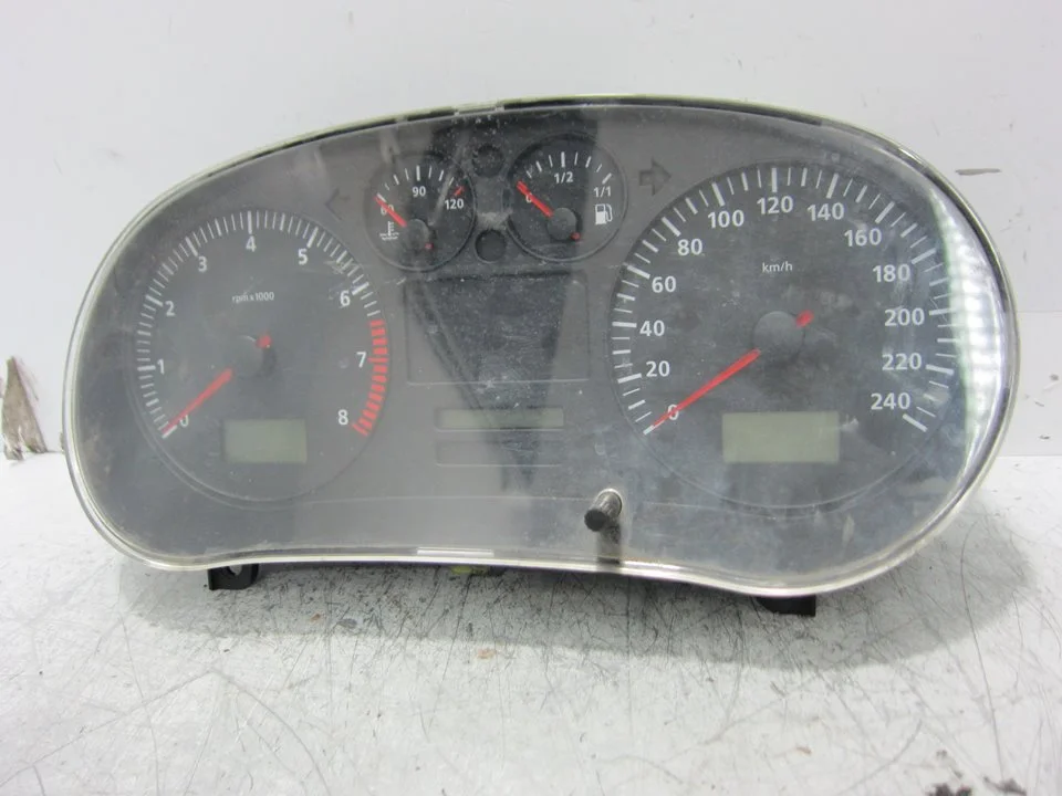 Foto de CUADRO INSTRUMENTOS SEAT LEON (1M1) 1.8 20V (125 CV / 92 KW) referencia 88311292