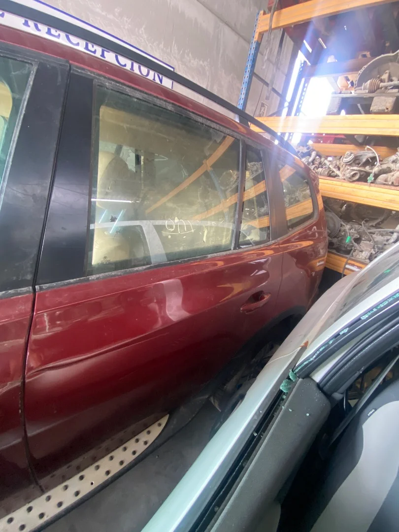 Foto de PUERTA TRASERA IZQUIERDA BMW SERIE X3 (E83) 2.0 Turbodiesel CAT (177 CV / 130 KW)