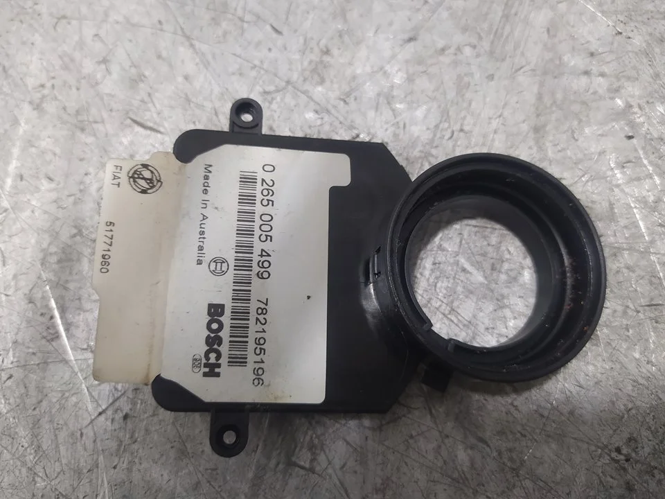 Foto de SENSOR ANGULO VOLANTE FIAT CROMA (194) 1.9 8V JTD CAT (939A1000 / 192A8000) (120 CV / 88 KW) referencia 51771960